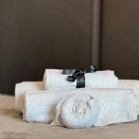 דירה Modern Design Garage And Terrace With Sea View