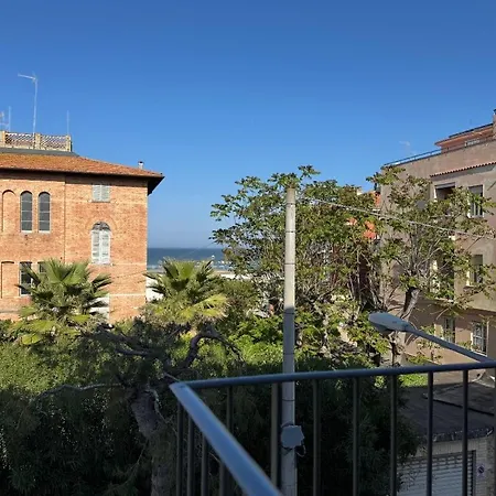 Modern Design Garage And Terrace With Sea View דירה