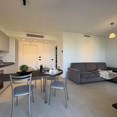 Modern Design Garage And Terrace With Sea View * פורטו סן ג'ורג'יו