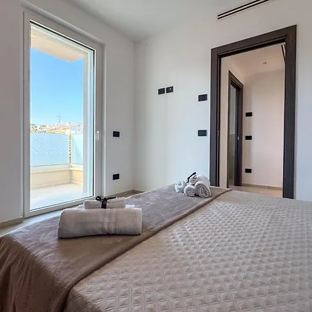 Modern Design Garage And Terrace With Sea View דירה פורטו סן ג'ורג'יו