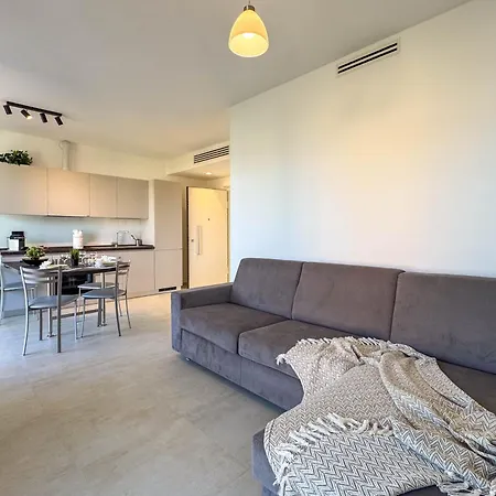 Modern Design Garage And Terrace With Sea View * פורטו סן ג'ורג'יו