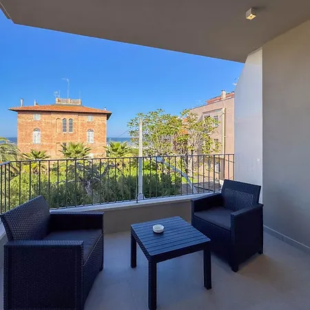 דירה Modern Design Garage And Terrace With Sea View