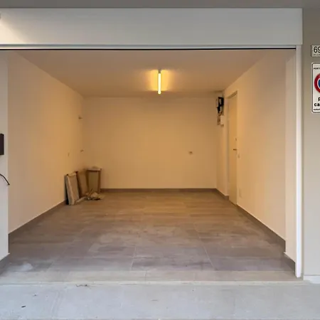Modern Design Garage And Terrace With Sea View * بورتو سان جورجيو