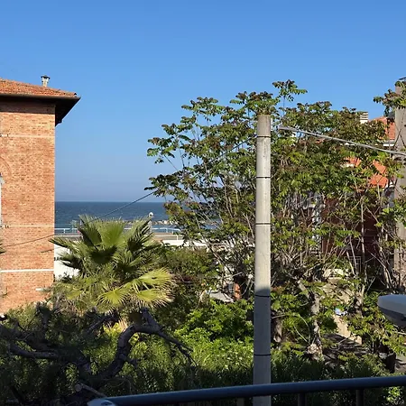 Modern Design Garage And Terrace With Sea View * פורטו סן ג'ורג'יו