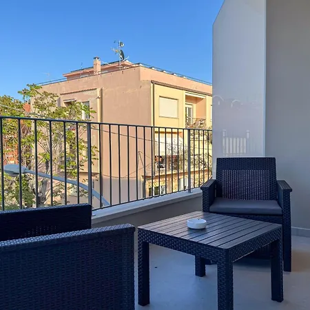 דירה Modern Design Garage And Terrace With Sea View *